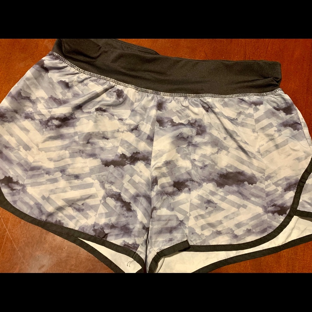 Jockey Black & Gray Women’s Athletic Running Shorts with Front Pocket sz Large